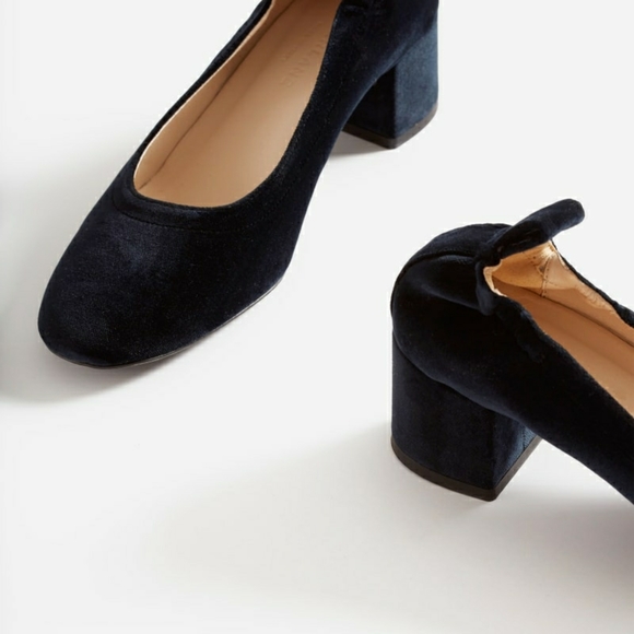 Everlane Velvet Day Heels - Picture 2 of 10